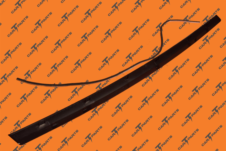 Molding Liftgate Applique | Запчасть Tesla 1647807-00-A 1647808-00-A