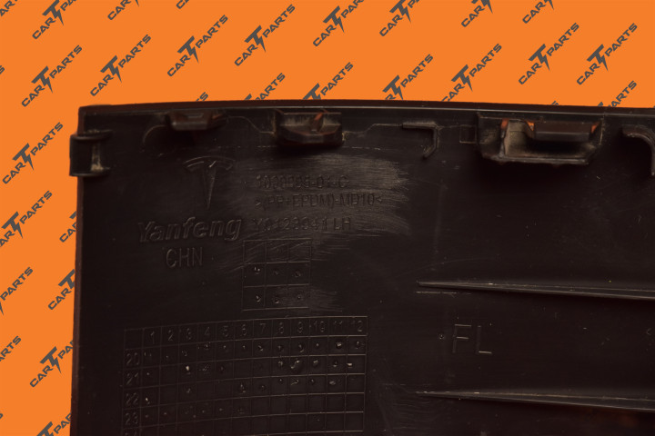 M3, Dr, Bolt Cover, Fr Lh | Запчасть Tesla 1090006-00-D